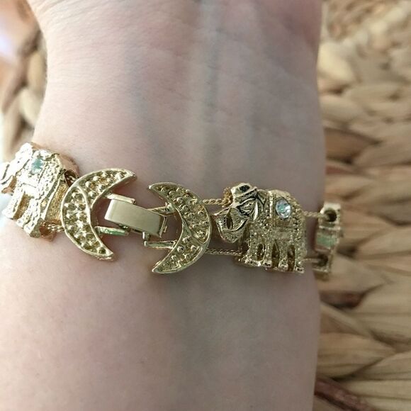 Vintage Elephants on Parade! Gold Slide Bracelet - Picture 3 of 3